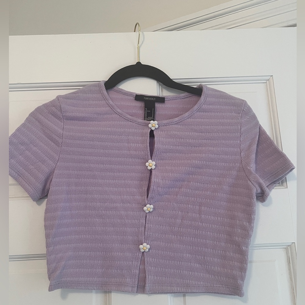 Forever 21 Lavender Crop Top with Daisy Buttons Size Small